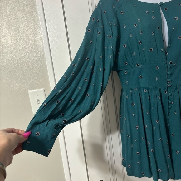 $128 NWT FREE PEOPLE Small LOVE GROWS LONG SLEEVE ROMPER GREEN COMBO - Picture 11 of 14